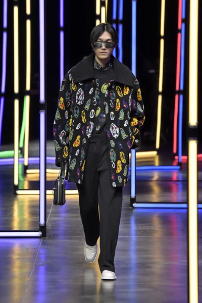 Look 25